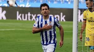 Oyarzabal explica la celebración con la trompeta de illaramendi. Real Sociedad Captain Mikel Oyarzabal Offers Fitness Boost Ahead Of Crucial Week Football Espana