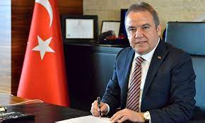 Bu haberin ardından çok sayıda kişi muhittin böcek kimdir, aslen nereli yaşı kaç ve eşi. Muhittin Bocek Kimdir