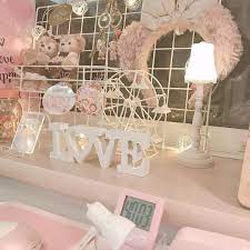 いいね 2 262件 コメント1件 nana love pink nana のinstagramアカウント 出窓の上 ランプと観覧車 loveの置物は ダイソーのものです study room decor pink aesthetic stationery