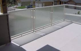 Whatever your garden surroundings are like, you will be able to relax and enjoy them with this minimalist balustrade around your decking. Rail3 Distinctive Deck Rail Nanaimo And Area