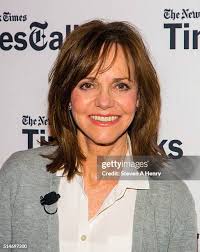 724 photos et images haute résolution de Hello My Name Is Doris