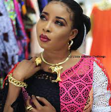 Wedding pictures of the actress who is known for selling assorted fabrics in her lekki shop surfaced online without any notice of the wedding. Lizzy Anjorin Videos Facebook