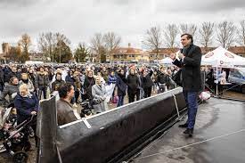 Discover more posts about forum voor democratie. Op Pad Met De Forum Karavaan Wordt Aan Alles Getwijfeld Nrc