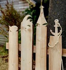 Decorative Wooden Slat Fences Creative Compact Dekorative Holzlatten Zaune Kreativ Kompakt Decorative Wooden S In 2020 Holzlatten Bauerngarten Zaun Selbstgemacht
