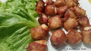 Pollo croccante al forno con patate e scamorza, ricetta secondo piatto facile e veloce. Bocconcini Di Pollo E Bacon Croccante A Tavola Con Fede
