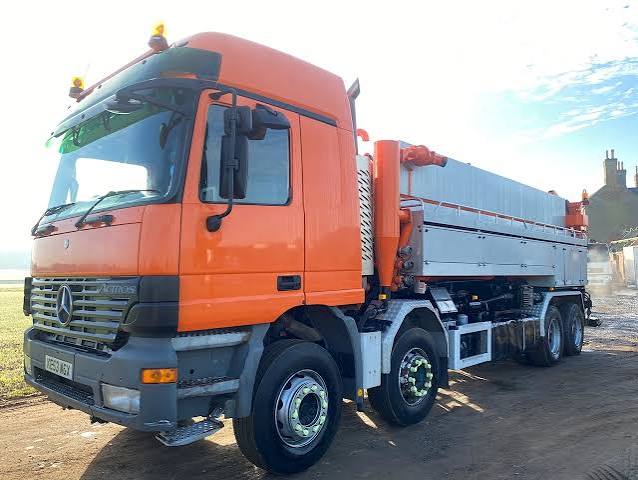 Mercedes Benz 3350S-2004 Cab & Chassis Truck