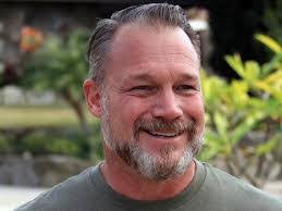 Tom Reber's Instagram, Twitter & Facebook