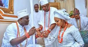 Birthday Gift For My Wife In Nigeria Ooni Of Ife Reportedly Gifts Queen Naomi A Mansion And 2 Luxurious Cars New Wife Entertainment Today Ceremony