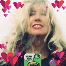 Kyra Poole's Instagram, Twitter & Facebook