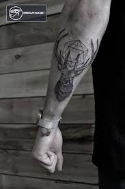 Tattoo hoa sen đen trắng ở cánh tay đẹp nhất ảnh. 50 Hinh XÄƒm á»Ÿ Canh Tay Cho Nam Ä'áº¹p Ä'áº³ng Cáº¥p Tattoo For Men Outer Forearm Tattoo Hipster Tattoo Arm Tattoos For Guys