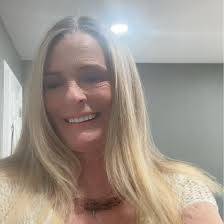 Sheila Akers's Instagram, Twitter & Facebook