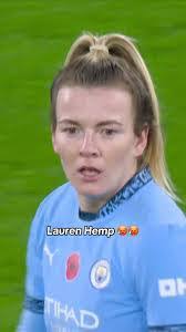 Lauren Tye's Instagram, Twitter & Facebook