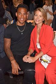 Soll ich lambo urus oder maybach fahr'n (uh) weil ich mich nicht entscheiden kann trag' ich drei richard mille an. Fashion Show Marc Cain Mit Heike Makatsch Veronica Ferres Yvonne Catterfeld