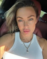 Nichole Miller's Instagram, Twitter & Facebook