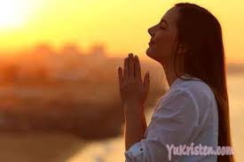 Yapps, kembali lagi dengan admin soalprediksi.com. Doa Ucapan Syukur Kristen Yang Singkat Dan Tulus Yukristen