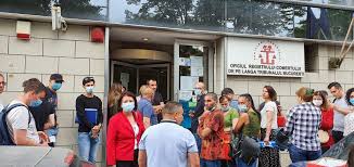 5, corp c, anchor plaza, sector 6, bucuresti. Adio DistanÈ›are SocialÄƒ Sute De Oameni Se IngrÄƒmÄƒdesc La Registrul ComerÈ›ului Roman Din BucureÈ™ti Coada Se Intinde Pe Zeci De Metri Impact