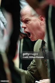 Head coach Tad Boyle of the Colorado Buffaloes reacts to a call made...  Fotografia de notícias