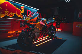 Time for the next level.drop the clutch! Alex Hofmann Im Interview Die Wunderwaffe Ktm Rc16