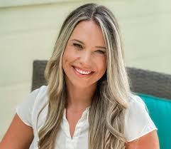 Joan Ely's Instagram, Twitter & Facebook