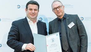 Einfaches banking, innovative app und persönliche beratung. Jorg Schmiedel Filialdirektor Deutsche Bank Ag Linkedin