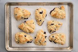 Scone nho khô