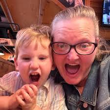 Anna Antle's Instagram, Twitter & Facebook