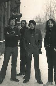 Released in 1988 on n/a. Prezentaciya Plastinki Zvuki Mu Live In Liverpool Distopiya
