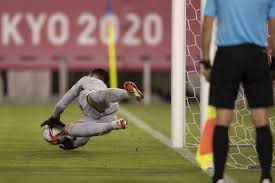 Concorrentes e amigos, cada um a seu tempo brilhou na função de goleiro do time paranaense. Vylin Jbxsztym