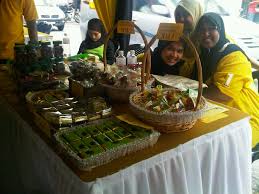 Visit this page for more info. Pandanus Hari Komuniti Dan Jualan Amal Maybank Desa Pandan