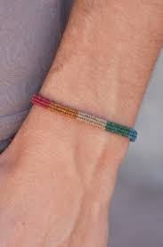 Das ist leicht und angenehm. Makramee Armband Fur Anfanger Regenbogen Makramee Armband Anleitung Deutsch Armband Anleitung Macramee Armband Anleitung