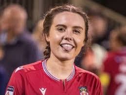 Amber Lightfoot's Instagram, Twitter & Facebook