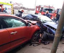 Erau și probleme între cei doi uneori din cauza banilor ea voia mai mulți bani. Accident Grav In BucureÈti Un Copil De 13 Ani A Murit In BraÈele Medicilor Altul A Fost Transportat La Spital Observatornews Ro