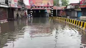 Prayagraj Heavy Rain Update | City Waterlogging Traffic Jam Chaos