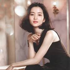 김태리 역시 이 공고를 봤다고 하고, 주변에서도 굉장히 이야기가 많이 오갔을 정도로 파급력이 컸다고 한다. ê¹íë¦¬ Kim Taeri24 Twitter