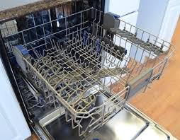 Its exterior design is very sleek and streamlined, with the controls hidden away on the top edge of the door and a simple. Kitchenaid Kuds30fxss 24 In Built In Stainless Steel Dishwasher Review Reviewed