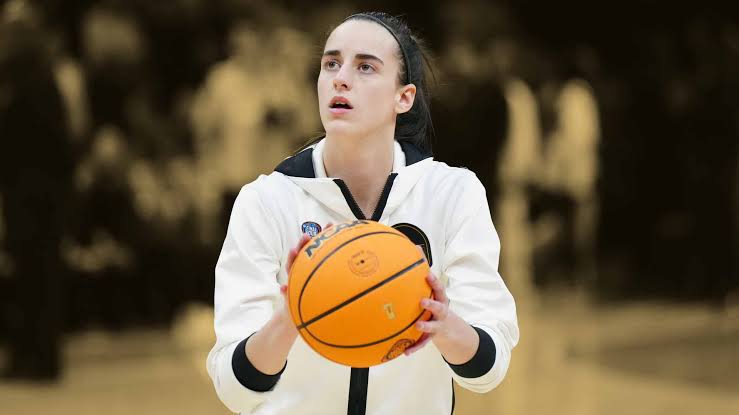 Caitlin Clark recalls being thrown onto the national stage before high  school - Basketball Network