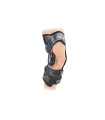 Il s'agit du ligament croise anterieur ou lca et le ligament croise posterieur ou lcp. Attelle Genou Acl Everyday Donjoy Orthopedie Medical Domicile