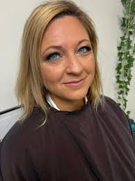 A hot drink and new nails? Sounds like the perfect winter day to me. ❄️☃️  ❤️DECEMBER IS BOOKED 💚 ❄️JANUARY OPENINGS ❄️ Jan 16th between 9:00- 12:30  Jan 20th between 12:00-5:30 Jan