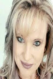 Alida Saunders's Instagram, Twitter & Facebook