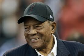 It strikes with the clarity of a line drive. Say Hey Kid Willie Mays Wins Lifetime Achievement Award