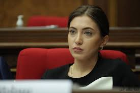 Աննա Մկրտչյանը մի զավեշտալի պատրվակով հրավիրվել է հարցաքննության Հայաստանի  Հանրապետության Քննչական կոմիտե