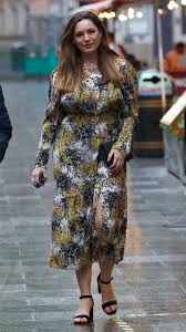 Entdecke die neuesten trends auf stylight.de. Kelly Brook In Floral Print Dress 07 08 2020 Celebmafia