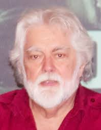 Mindennek már öt éve, a család nyomtalanul eltűnt, s azóta sem hallat magáról. Meghalt A Texasi Lancfureszes Gyilkos Gunnar Hansen