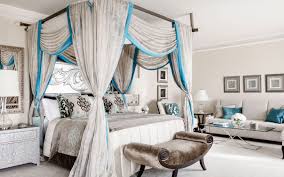 The mirage resort & casino welcomes you in style with a volcano erupting at the resort entrance and a 20,000 aquarium filled with tropical fish behind the front desk. Royal Suite One Only Royal Mirage