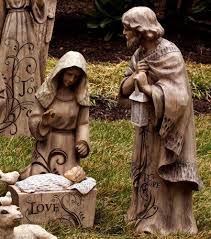 Http Hamshi Hubpages Com Hub Large Outdoor Nativity Sets For Sale Online Outdoor Nativity Outdoor Nativity Sets Holy Family Nativity