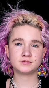 Phoebe Perry's Instagram, Twitter & Facebook