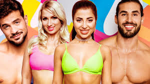 The itv2 dating show returns this summer after a year off with a new group of singles heading to love island will be back on our screens next monday (28 june), with laura whitmore presenting for a second series and iain stirling providing the show's. Love Island Tag 8 Drei Neue Manner Fur Melissa Und Wer Muss Gehen Kino De