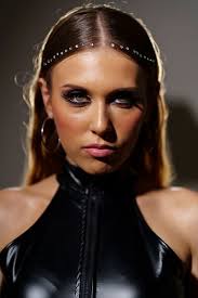 Morea: torna nelle radio con il nuovo singolo "Frecce Incrociate"