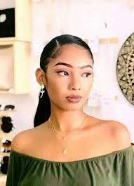 🔴TSARA HO FANTATRA🔴 🎵FIFANINANANA KOPI KOLE🎵 Fantaro ary fa izy no Kopi  Kolé ny mpanakanto Wendy Cathalina ao Mahajanga. Misy olona tena mitovy,  nefa tsy mpihavana akory. 📷SARY : PAGE MANJA FOANA📷