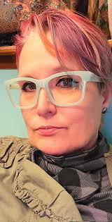 Sissyeatsgrits okra greens friedcatfish w hotsauce (@divafancypants)